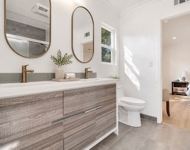 16047 Meadowcrest Road - Photo Thumbnail 35