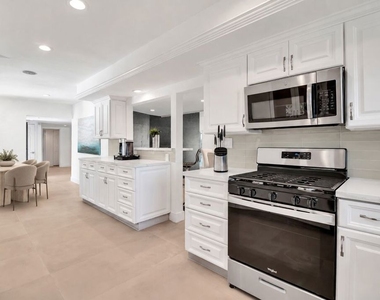 16047 Meadowcrest Road - Photo Thumbnail 16