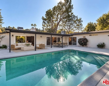 16047 Meadowcrest Road - Photo Thumbnail 7