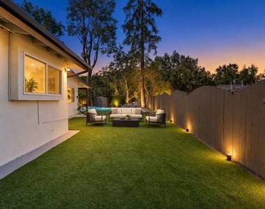 16047 Meadowcrest Road - Photo Thumbnail 43
