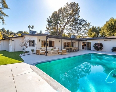 16047 Meadowcrest Road - Photo Thumbnail 9