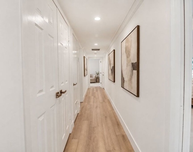 16047 Meadowcrest Road - Photo Thumbnail 31