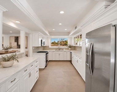 16047 Meadowcrest Road - Photo Thumbnail 17