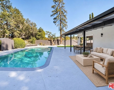 16047 Meadowcrest Road - Photo Thumbnail 4