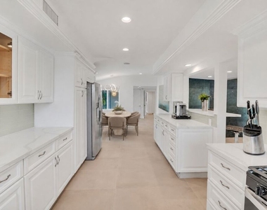 16047 Meadowcrest Road - Photo Thumbnail 18