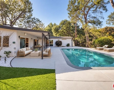 16047 Meadowcrest Road - Photo Thumbnail 6
