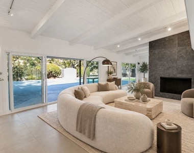 16047 Meadowcrest Road - Photo Thumbnail 12