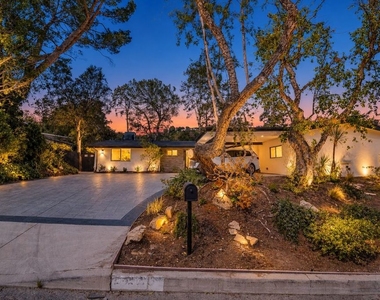 16047 Meadowcrest Road - Photo Thumbnail 2