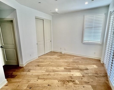 5849 S Sparrow Court - Photo Thumbnail 8