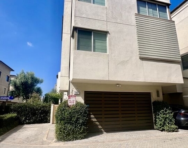 5849 S Sparrow Court - Photo Thumbnail 7