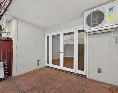 2418 Graham Avenue - Photo Thumbnail 24