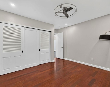 2418 Graham Avenue - Photo Thumbnail 21