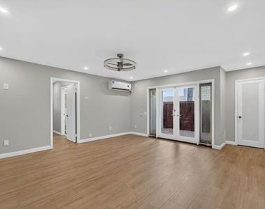 2418 Graham Avenue - Photo Thumbnail 7