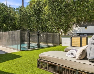 5017 Hesperia Avenue - Photo Thumbnail 17