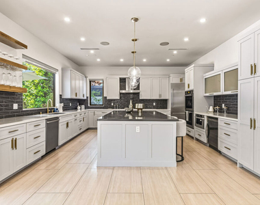 5017 Hesperia Avenue - Photo Thumbnail 27