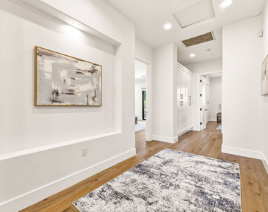 5017 Hesperia Avenue - Photo Thumbnail 69