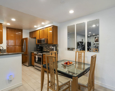 3863 Thorncroft Lane - Photo Thumbnail 5