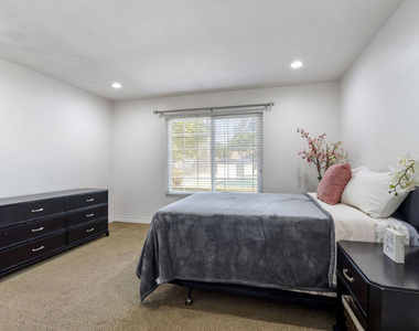 3863 Thorncroft Lane - Photo Thumbnail 11