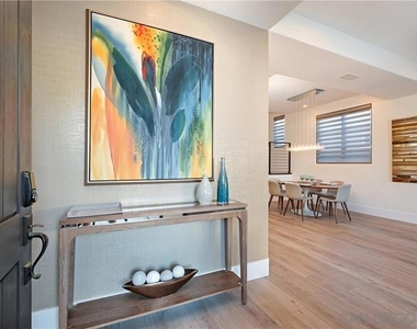 435 Carnation Ave - Photo Thumbnail 2