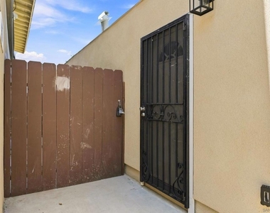 1429 Hermes Ave - Photo Thumbnail 24