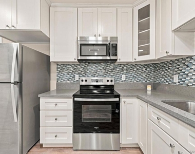 1429 Hermes Ave - Photo Thumbnail 6