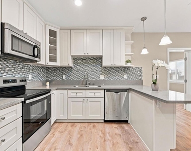 1429 Hermes Ave - Photo Thumbnail 3