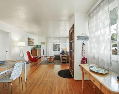 4859 Gardena Ave - Photo Thumbnail 11