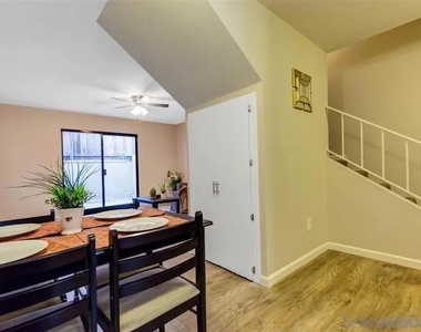 4331 53rd St - Photo Thumbnail 4