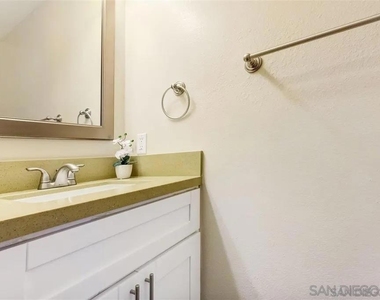 4331 53rd St - Photo Thumbnail 10