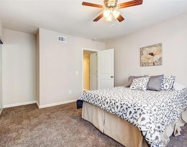 4331 53rd St - Photo Thumbnail 14