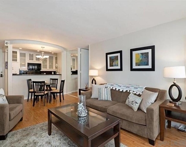 1040 Coast Blvd S - Photo Thumbnail 9