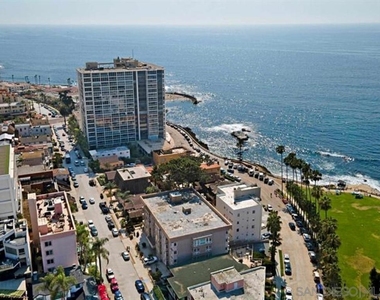 1040 Coast Blvd S - Photo Thumbnail 25