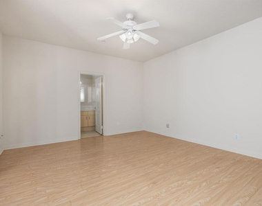17429 Rancho Del Rio - Photo Thumbnail 33