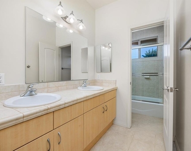 17429 Rancho Del Rio - Photo Thumbnail 30
