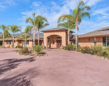 17429 Rancho Del Rio - Photo Thumbnail 8