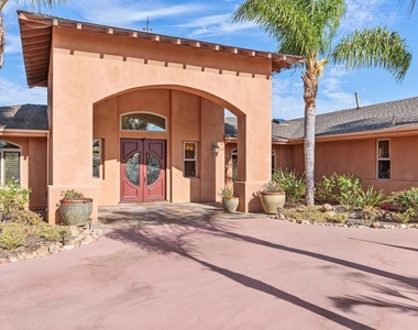 17429 Rancho Del Rio - Photo Thumbnail 9