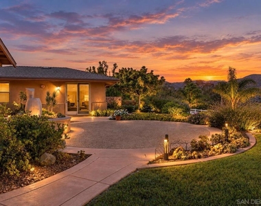 17429 Rancho Del Rio - Photo Thumbnail 5