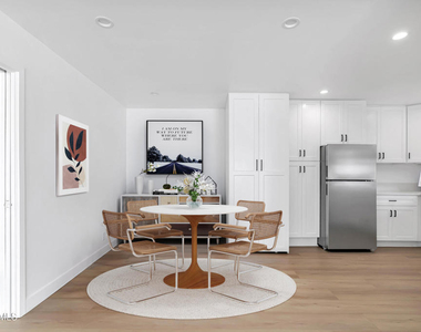 605 Warwick Avenue - Photo Thumbnail 10