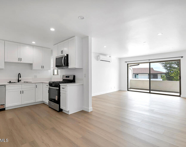 605 Warwick Avenue - Photo Thumbnail 4