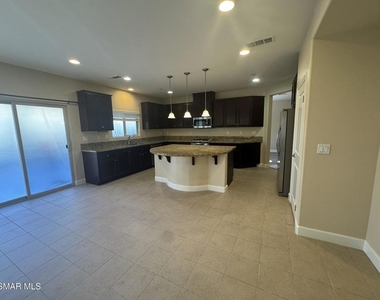 7124 Baneberry Avenue - Photo Thumbnail 9