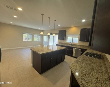 7124 Baneberry Avenue - Photo Thumbnail 4
