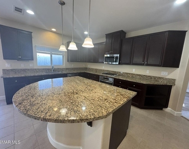 7124 Baneberry Avenue - Photo Thumbnail 6