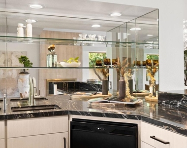 47 N Kavenish Drive - Photo Thumbnail 10