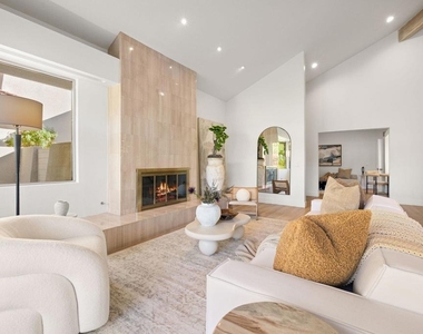 47 N Kavenish Drive - Photo Thumbnail 2