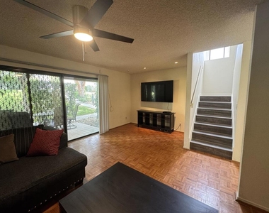 48728 Desert Flower Drive - Photo Thumbnail 12