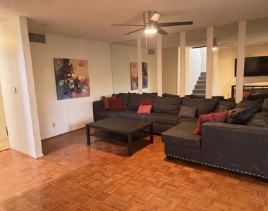 48728 Desert Flower Drive - Photo Thumbnail 11