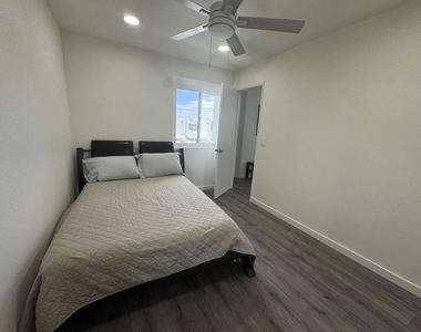 48728 Desert Flower Drive - Photo Thumbnail 22