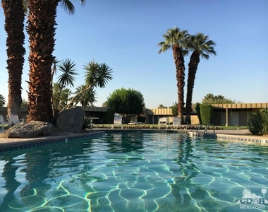 261 Sandpiper Street - Photo Thumbnail 18