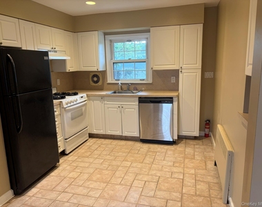 243 Lee Avenue - Photo Thumbnail 2