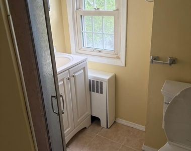 243 Lee Avenue - Photo Thumbnail 7